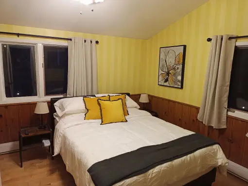 Upper Queen Room